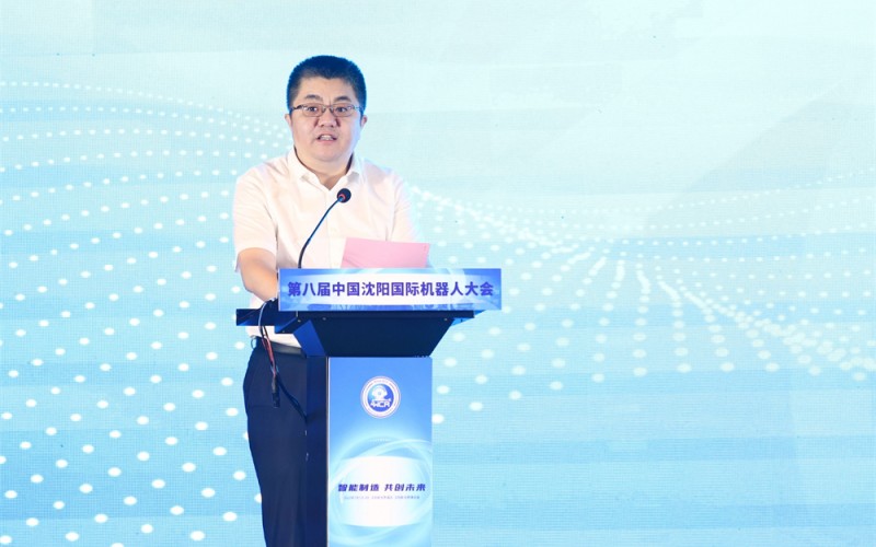 5.sunbet官网公司技术执行总监杜振军主持主题论坛环节（2）_副本.jpg